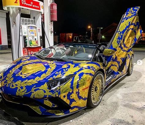 snoop dogg Versace car